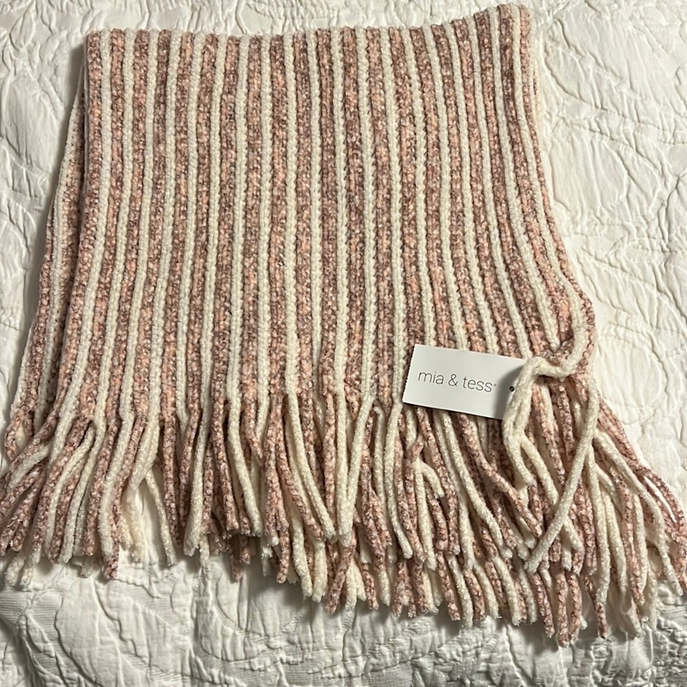 NWT LOF Scarf